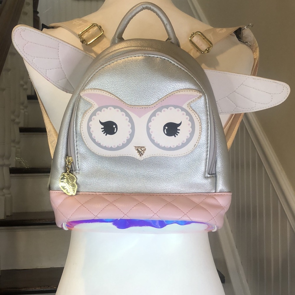 Kids Size BETSEY JOHNSON Luv Betsey Holographic Owl Backpack Adjustable Straps - Picture 5 of 17